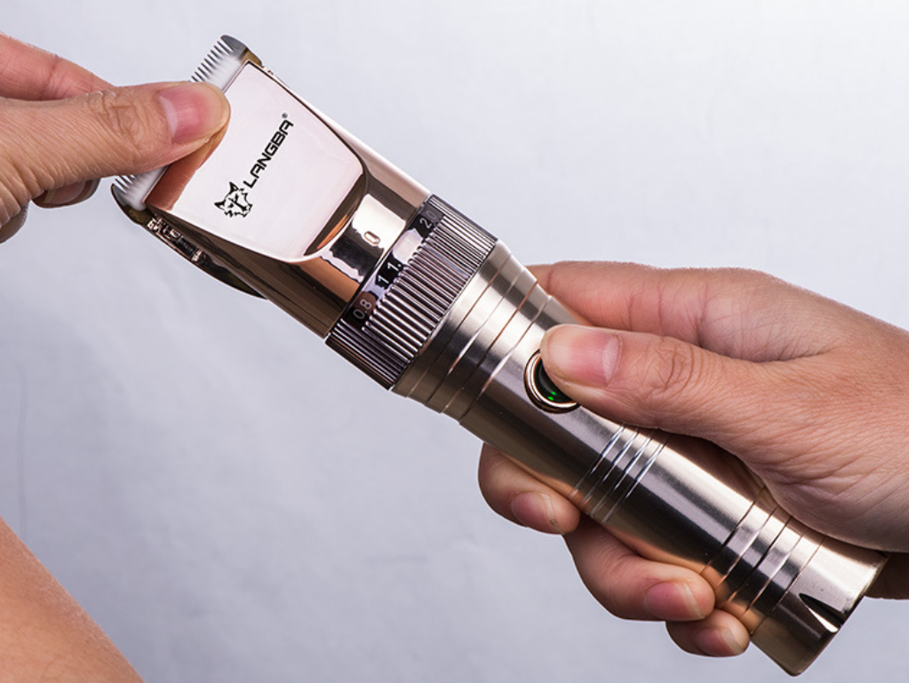 P63 Clipper Peataí gan sreang